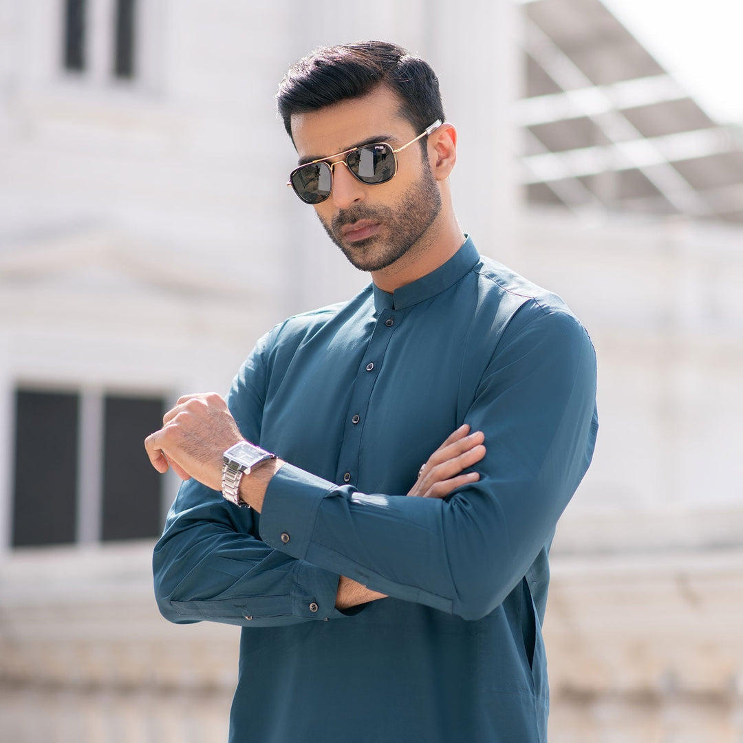 Matching Accessories and Footwear with Your 555 Cotton Shalwar Qameez